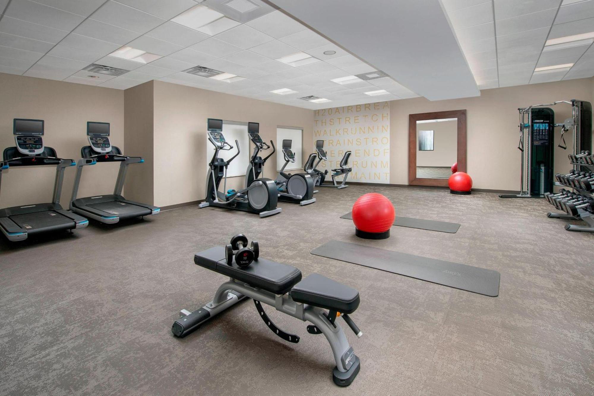 Hotel By Marriott Southwest Lubbock